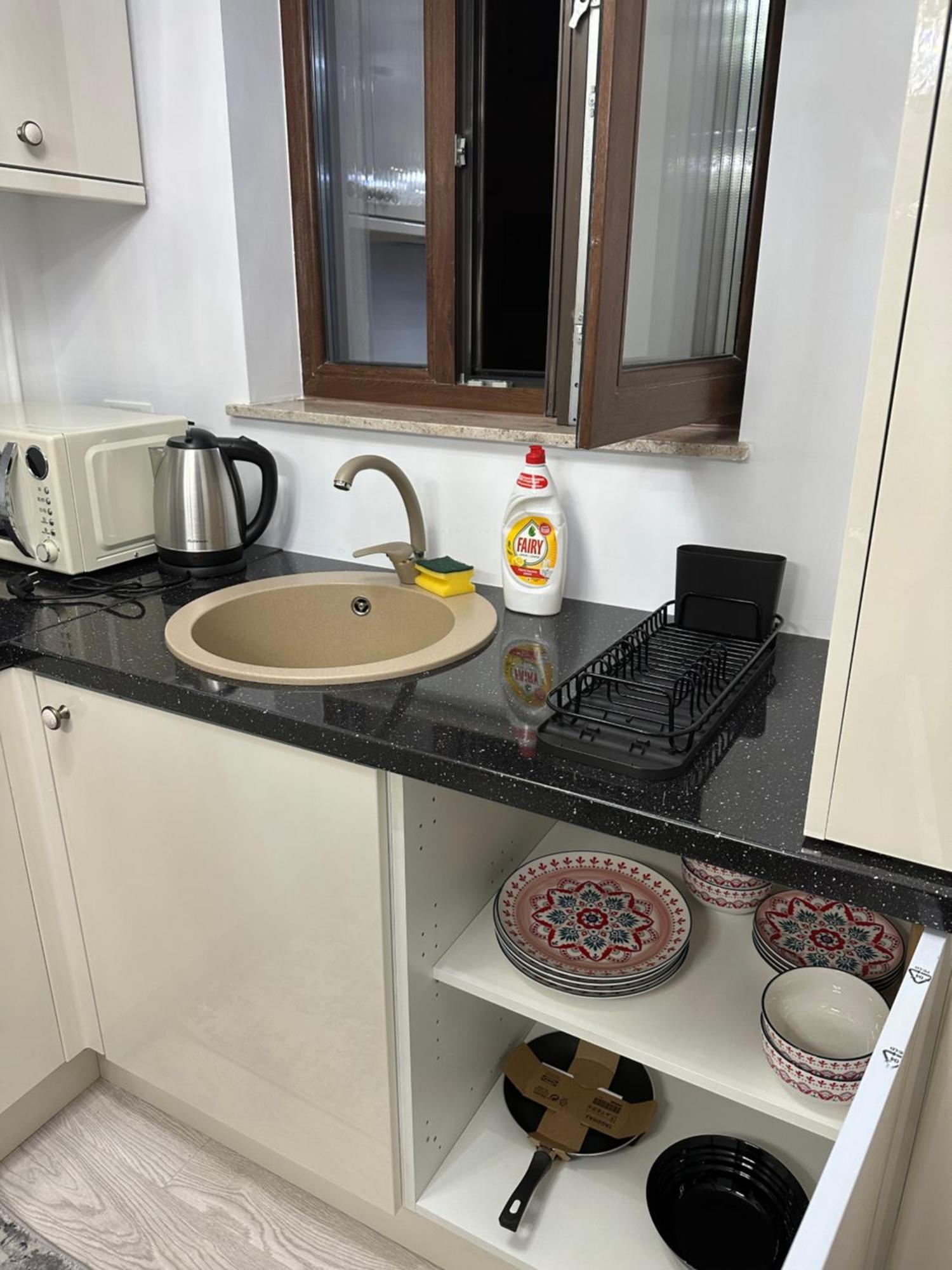 פלוייסטי Apartament Simoni מראה חיצוני תמונה