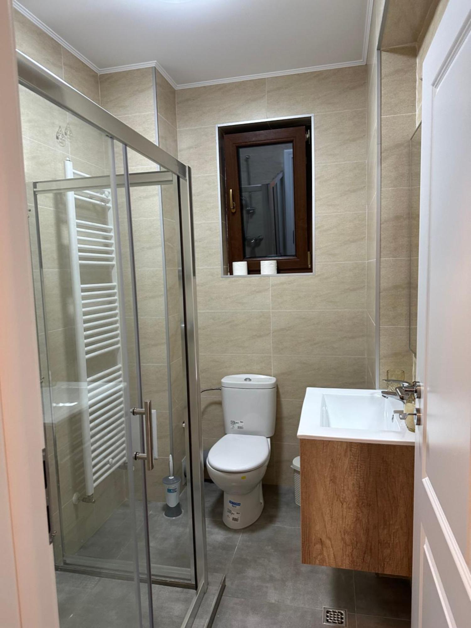 פלוייסטי Apartament Simoni מראה חיצוני תמונה
