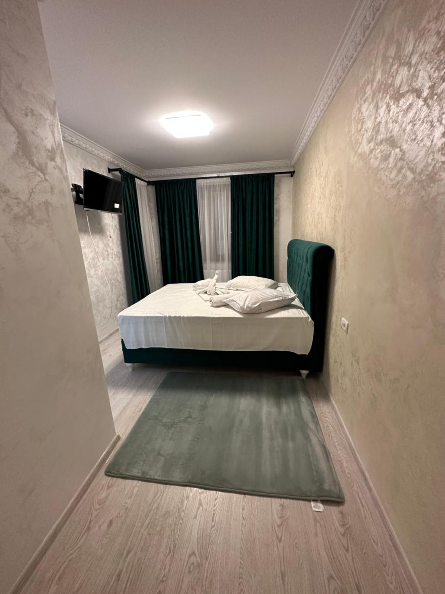 פלוייסטי Apartament Simoni מראה חיצוני תמונה