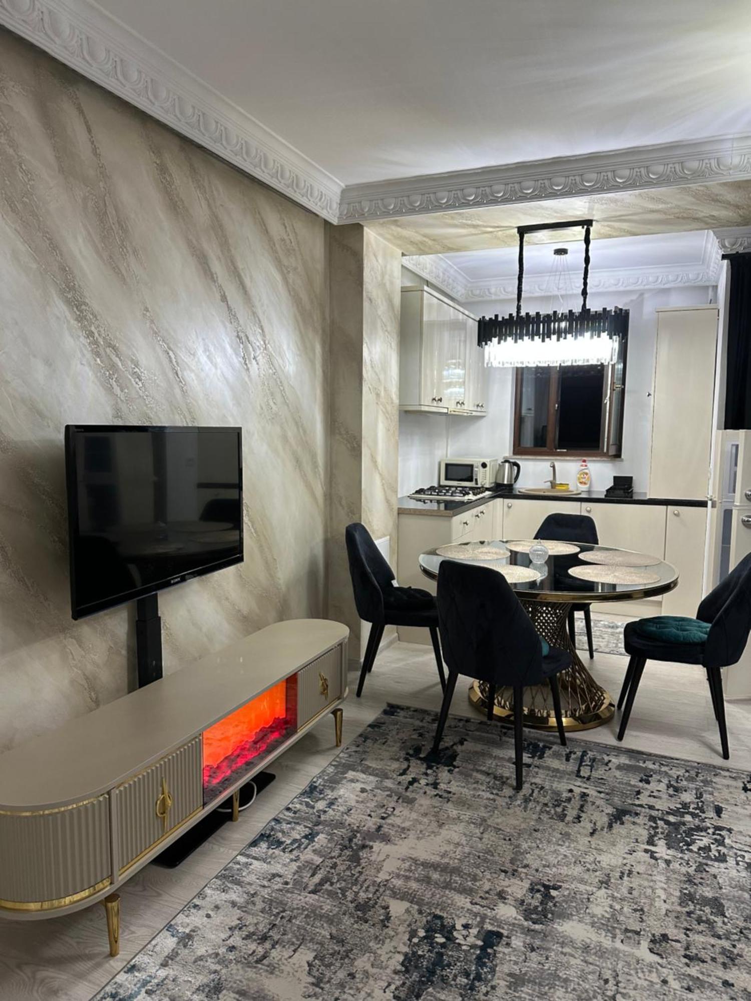 פלוייסטי Apartament Simoni מראה חיצוני תמונה